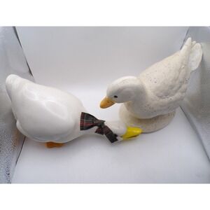 Vintage Ceramic Duck‎ Figurines Couple Farmhouse Country Home Decor Bowtie